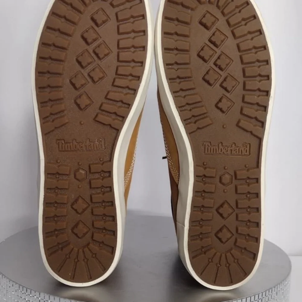 Timberland  Women’s Tan Boots size 8.5 brand new w out box and tags